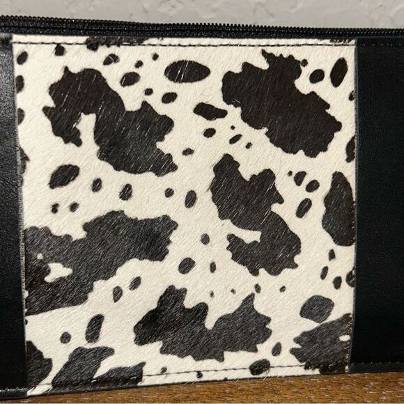 New, Tell your Tale Animal Print Bracelet Wristlet Pouch - Picture 2 of 6